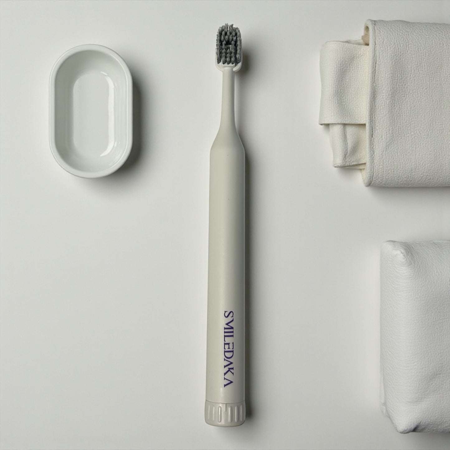 SmileDaka 2-en-1 – La brosse à dents tout-en-un, prête à l’emploi